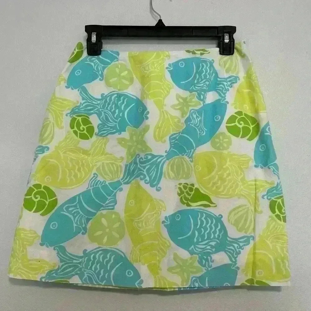 139. Lilly Pulitzer White coolwater pattern skirt size 4p